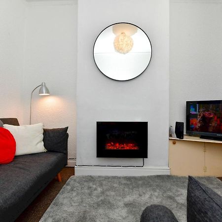 Pass The Keys Perfectly Located 3 Bed Home Close To The City Cardiff Eksteriør billede